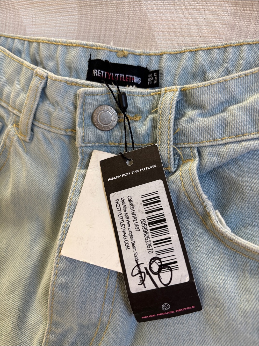 NWT PrettyLittleThing Light Blue Distressed Denim Shorts - Picture 2 of 3